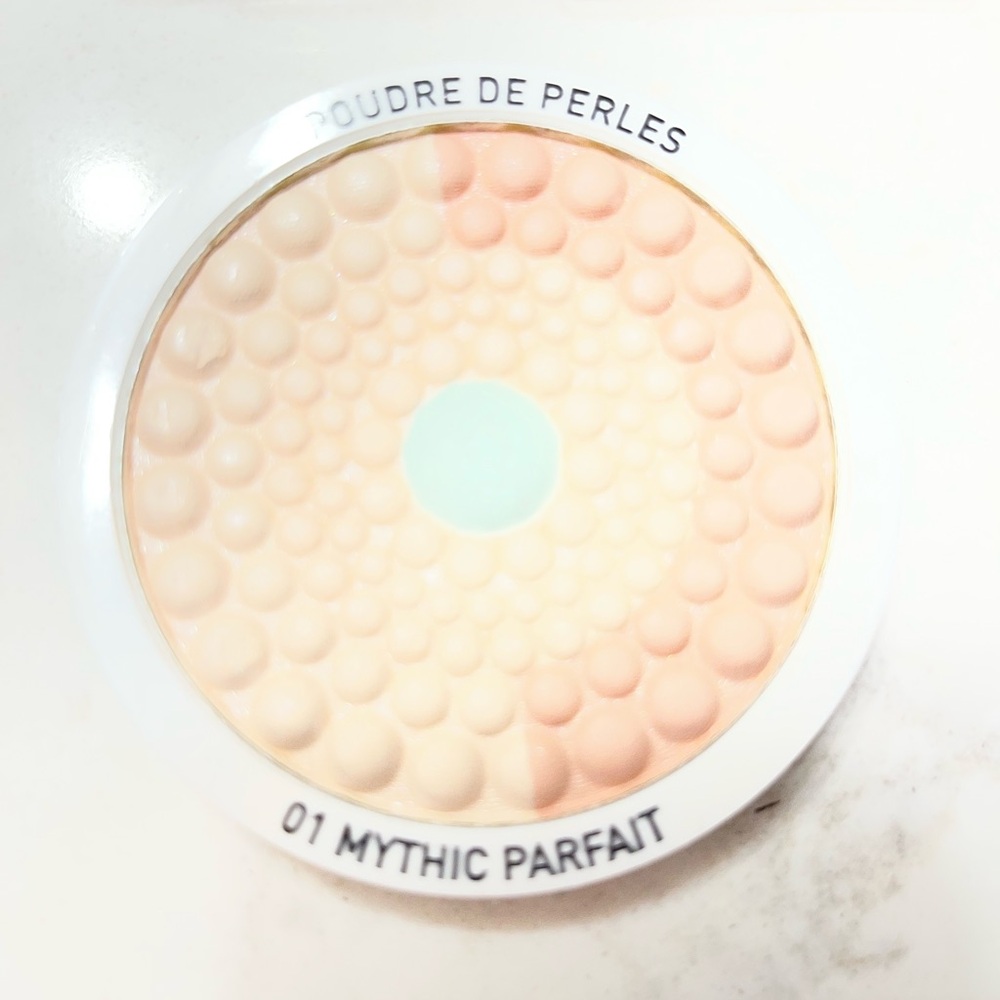 Mythic Parfait Powder - Cream and Mint